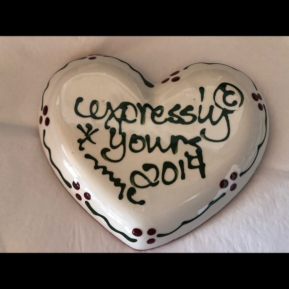 Expressly Yours NWOT Valentine pair of Heart dishes with snowmen - Picture 4 of 5